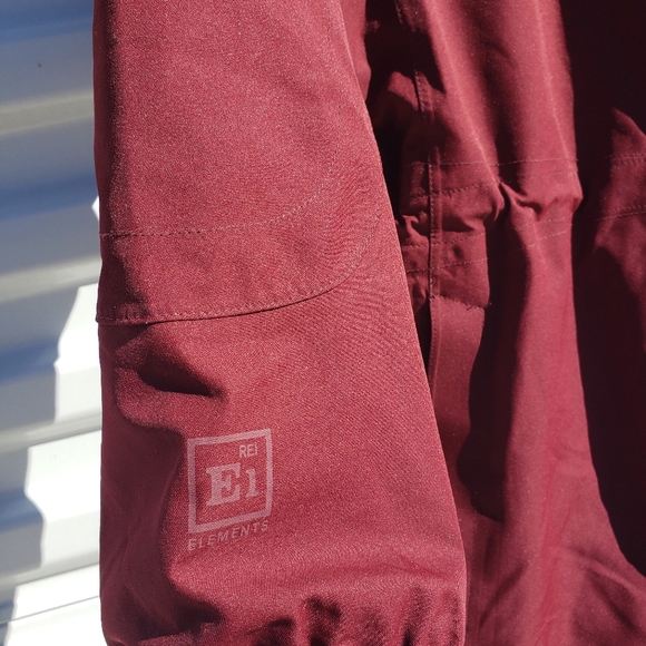 REI E1 Elements long bugandy rain coat - Picture 2 of 13